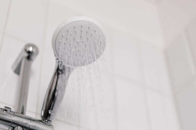 Chlorine smell from tap water shower